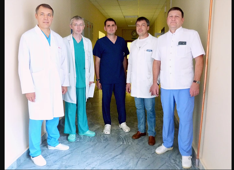 Свердловские врачи провели сложную операцию 72-летнему онкологическому пациенту