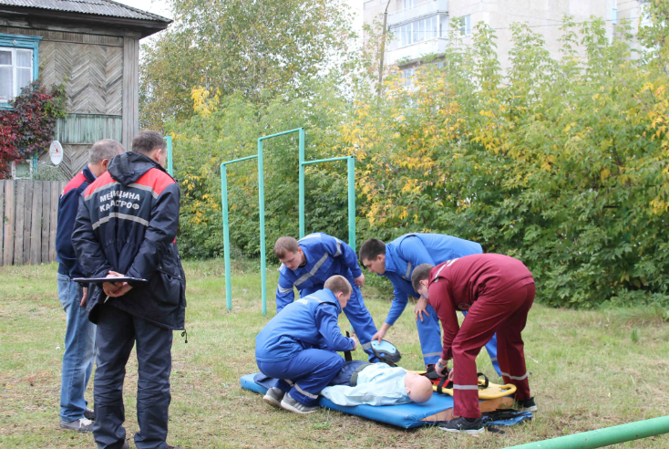 В Алапаевске состоялись окружные тактико-специальные учения фельдшерских бригад скорой помощи