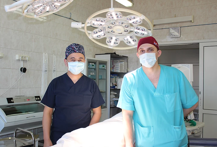Сосудистые хирурги Нижнего Тагила провели уникальную для горбольницы операцию при раке прямой кишки