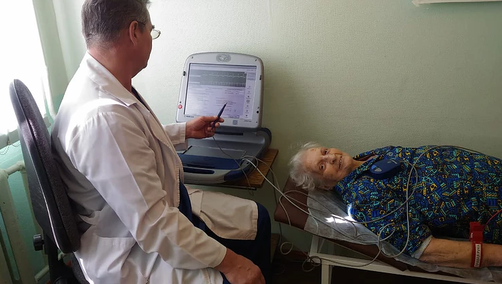 Хирурги Свердловского госпиталя ветеранов войн провели сложнейшую операцию 91-летней пациентке